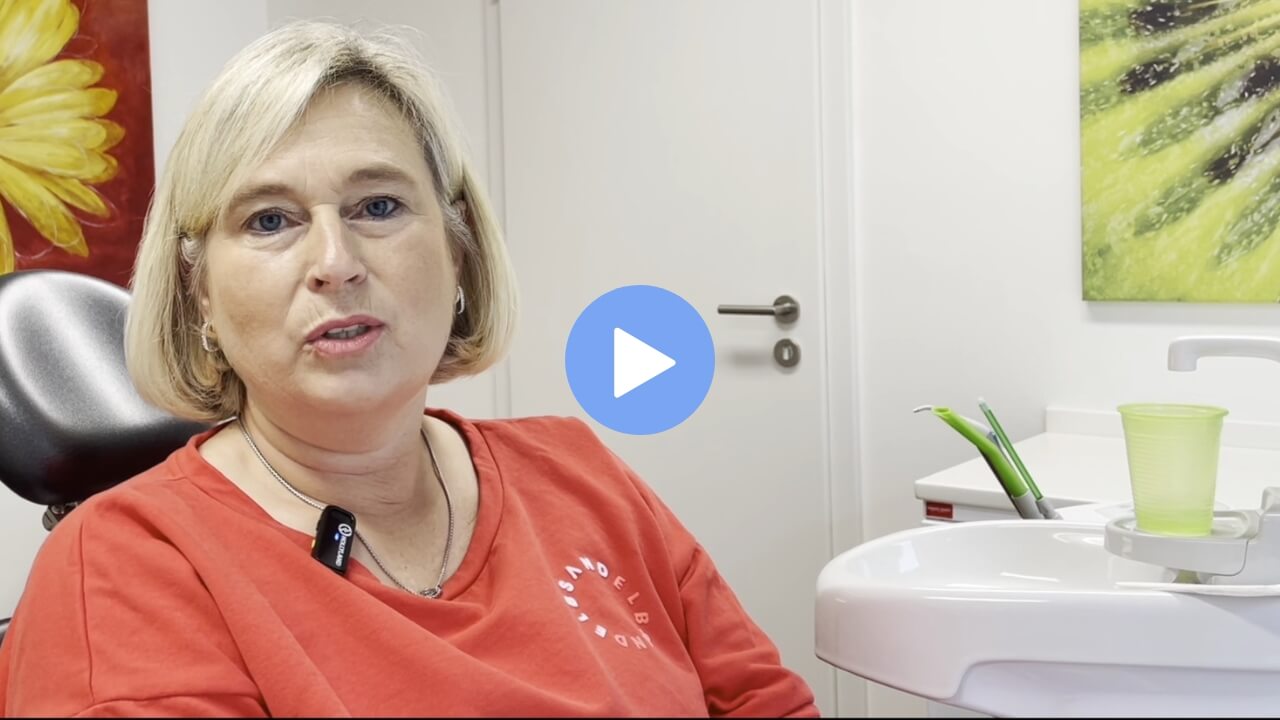 Video-Vorschaubild blonde Patientin